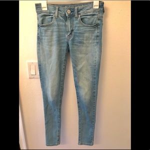 Lightwash American Eagle Jeans
